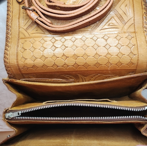 70s Reversible Handtooled Leather Purse - Picture 5 of 16